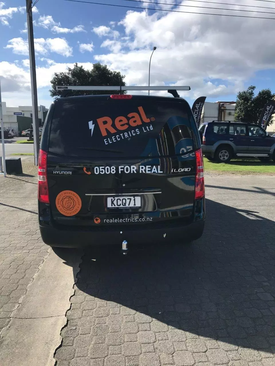 eye catching signage, digital printing, print broker, commercial printing, digital printing, printing services, business cards, book printing, brochure printing, custom packaging solutions, free printing quote, print broker news